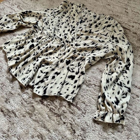 SHEIN Peplum Style Top - Picture 4 of 5